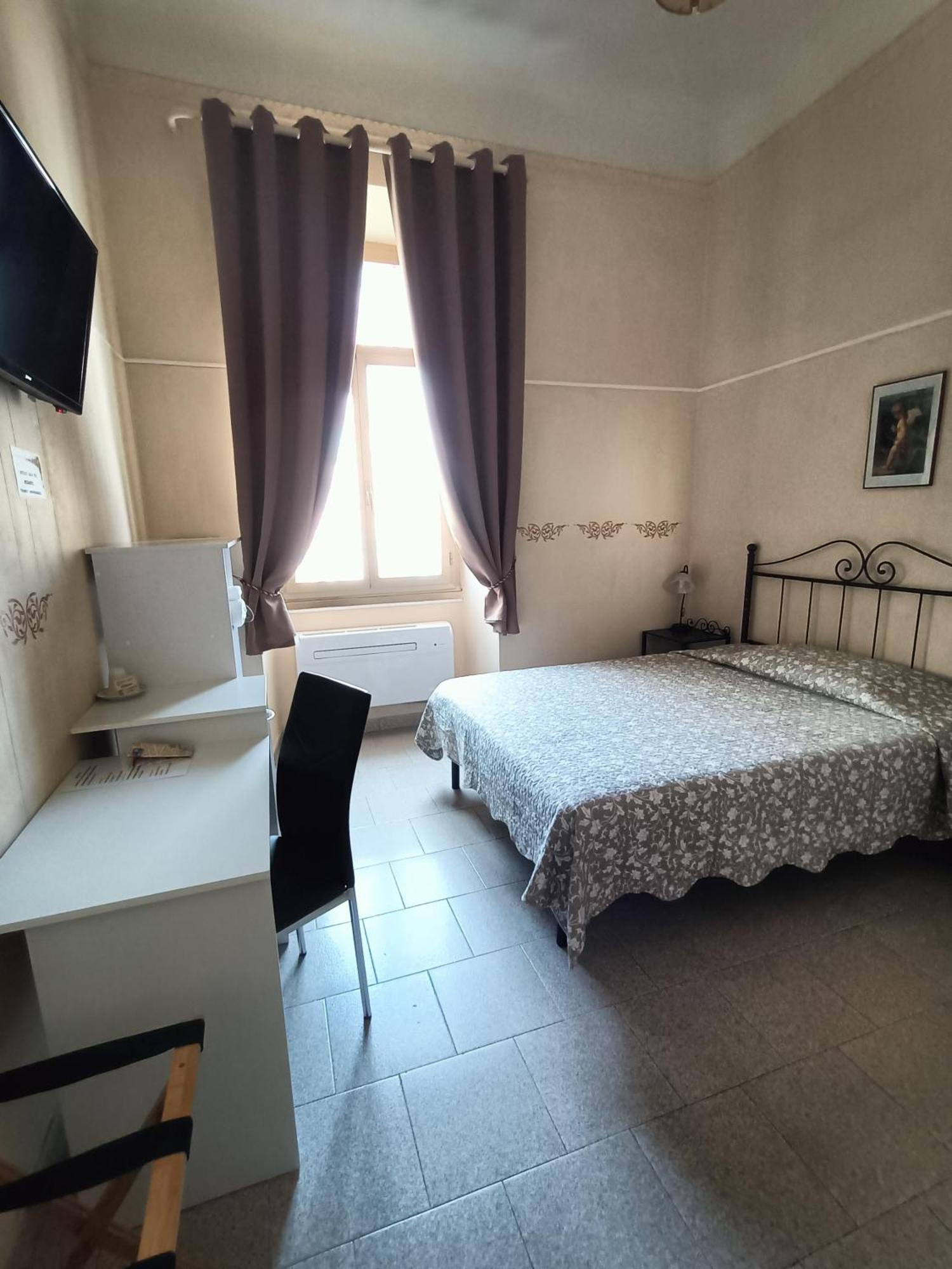 רומא Rossi Hotel מראה חיצוני תמונה